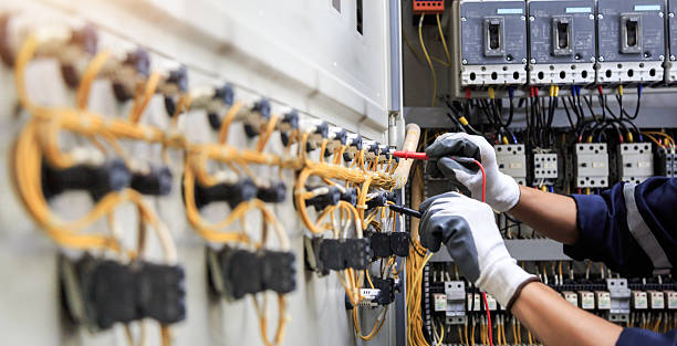 Professional Electrician technician working in Park City, TN